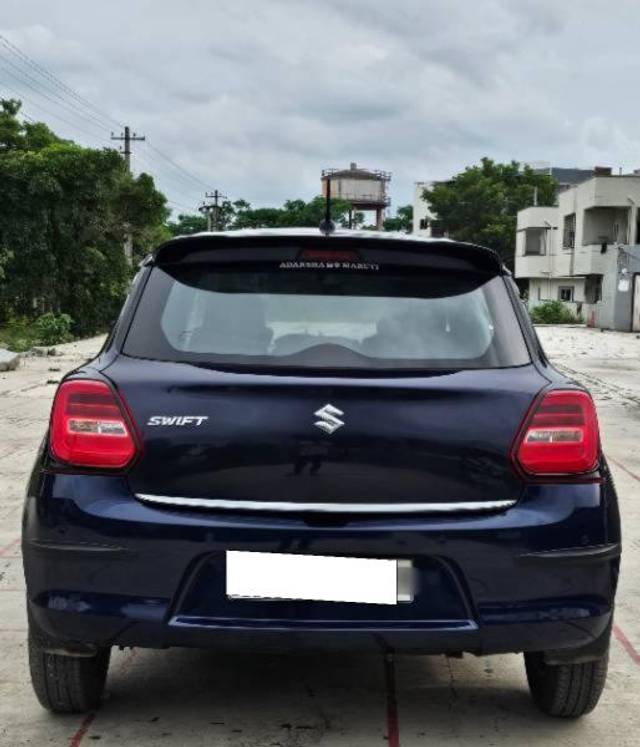 https://images10.gaadi.com/usedcar_image/4196362/original/processed_06edee8d-6735-443d-96e4-bb69b4421284.jpg?imwidth=6401