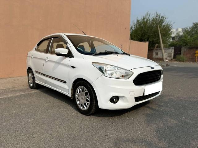 https://images10.gaadi.com/usedcar_image/4196526/original/processed_69d2539285615f46eb634f67a6c8cce5.jpg?imwidth=6400