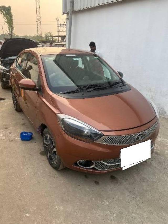 https://images10.gaadi.com/usedcar_image/4197111/original/processed_19e63c56-423d-4ba8-8c7e-b98a1a19bcb4.jpg?imwidth=6400