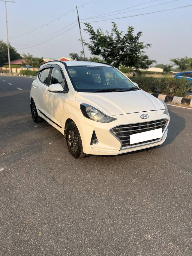 https://images10.gaadi.com/usedcar_image/4197123/original/processed_801d9a6b553abc6399197a30de7ad8e0.jpg?imwidth=6400