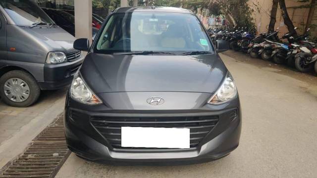 https://images10.gaadi.com/usedcar_image/4197144/original/processed_54aaf419-fc76-4170-bff6-ddb6ae06d483.jpg?imwidth=6400