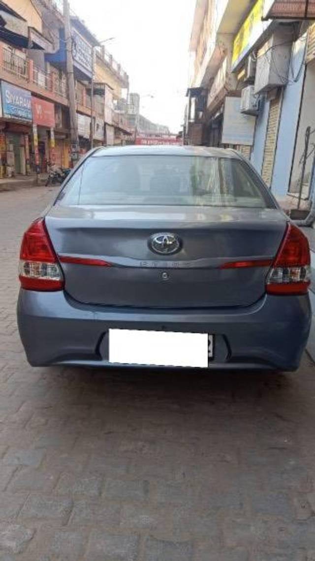 https://images10.gaadi.com/usedcar_image/4197182/original/processed_77584d57-22af-447f-bef2-ea4dfb7696dd.jpeg?imwidth=6402