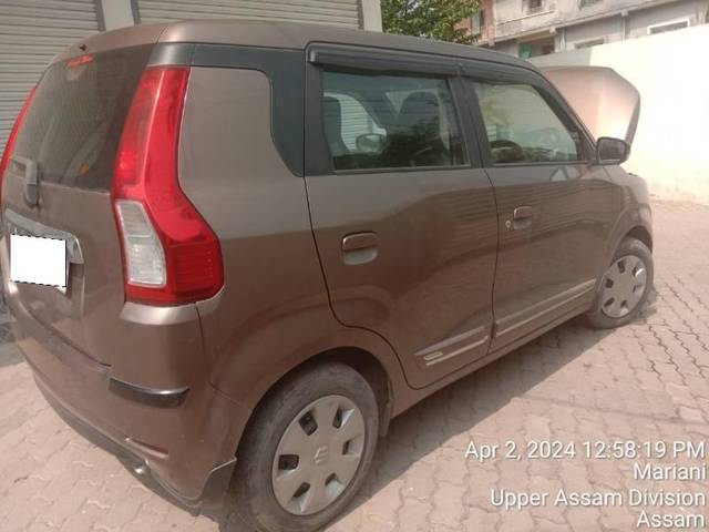 https://images10.gaadi.com/usedcar_image/4197258/original/processed_4b7c71e1-d824-4702-aad9-d8d63ba93bc7.jpg?imwidth=6401