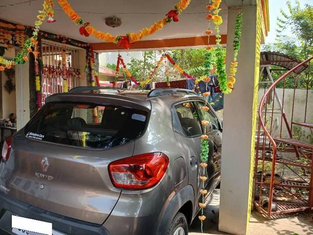 https://images10.gaadi.com/usedcar_image/4197333/original/processed_fb07cd92-d3a7-4494-afe9-557b52033a17.jpg?imwidth=6402