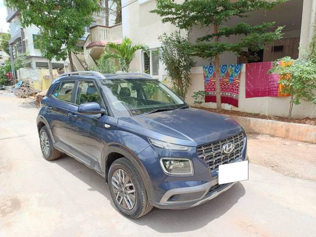 https://images10.gaadi.com/usedcar_image/4197356/original/processed_5ed78f255596f4f377818cf397e53874.jpg?imwidth=6400