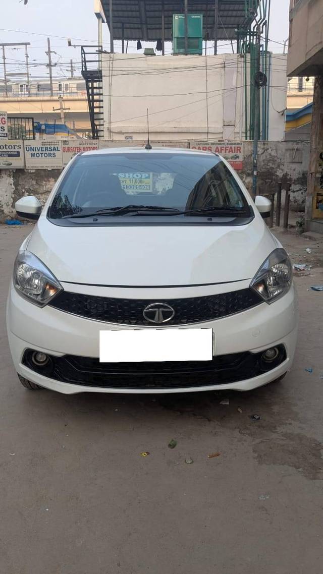 https://images10.gaadi.com/usedcar_image/4197513/original/processed_3950178267a1e2eb17c1a688cfc08829.jpg?imwidth=6400