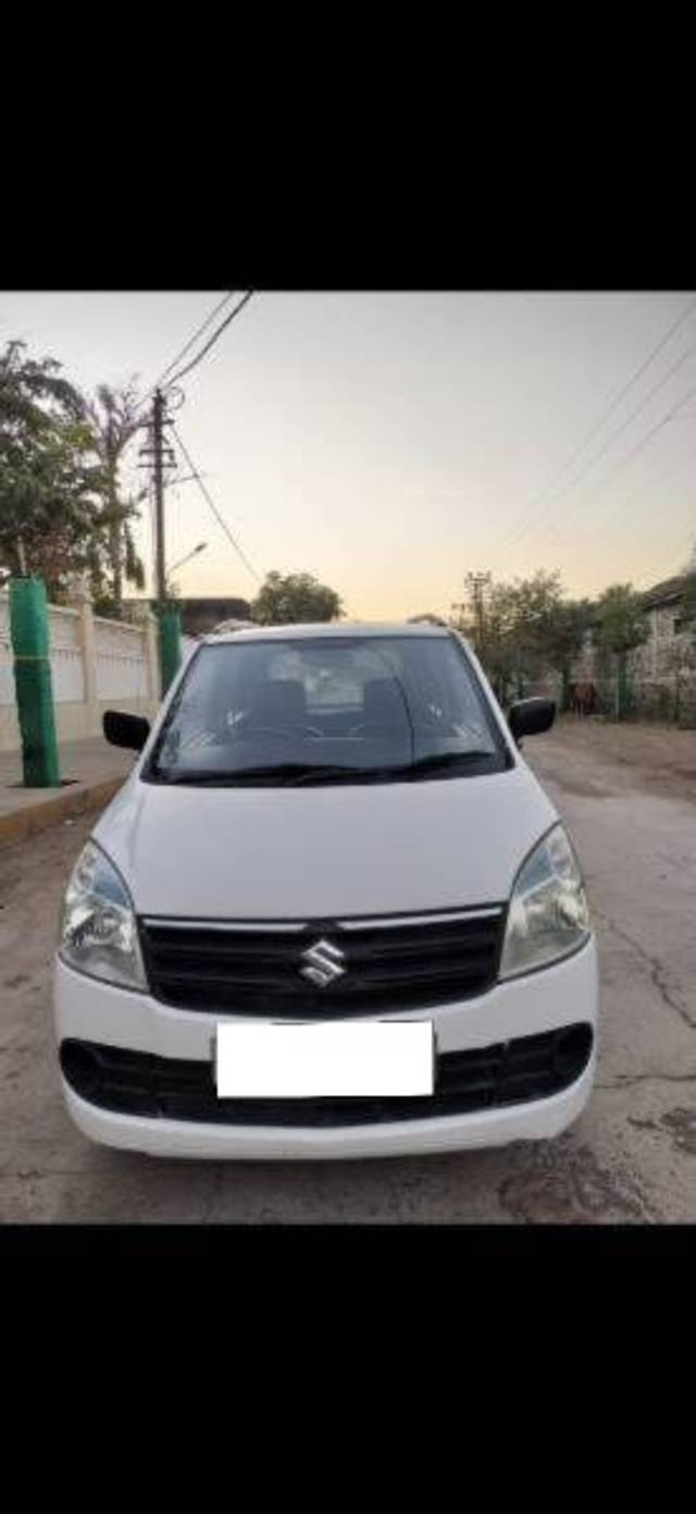 https://images10.gaadi.com/usedcar_image/4197747/original/processed_49edc9f3-116c-4de5-bdf3-3b46e67cf6e7.jpg?imwidth=6401