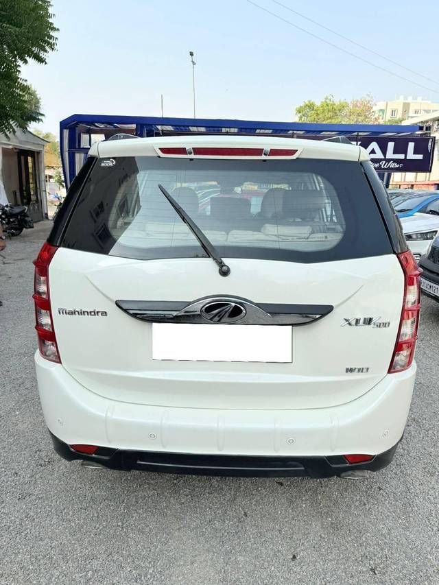 https://images10.gaadi.com/usedcar_image/4197835/original/processed_c5630392e6f9a9aed8e69084359c46fb.jpg?imwidth=6402