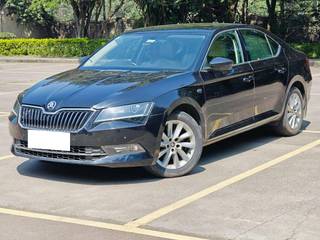 Skoda Superb 2013-2015 Skoda Superb Ambition 1.8 TSI MT