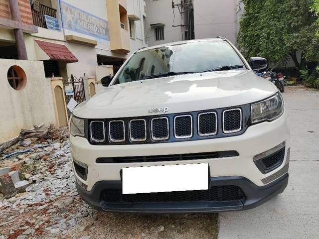 https://images10.gaadi.com/usedcar_image/4198175/original/processed_de000bd5-5872-4188-8449-2248e4af7f28.jpg?imwidth=6401