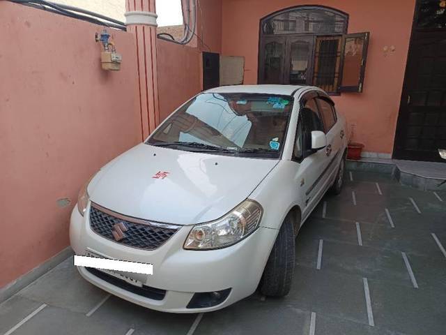 https://images10.gaadi.com/usedcar_image/4198239/original/processed_ffb78c0c-d5ea-48e7-842d-e988f619a536.jpg?imwidth=6401