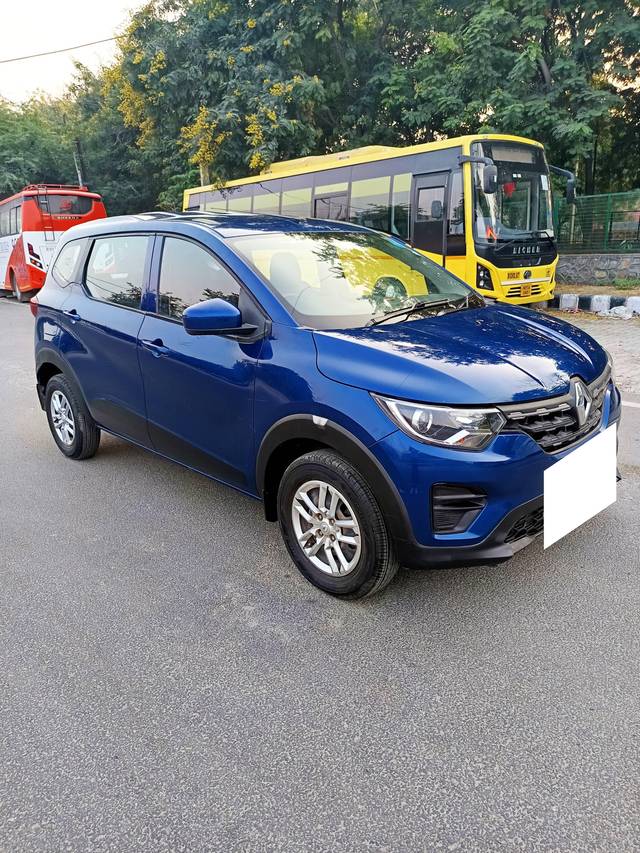 https://images10.gaadi.com/usedcar_image/4198315/original/processed_13caaaa26abc2c24405b26cb85132bc3.jpg?imwidth=6400