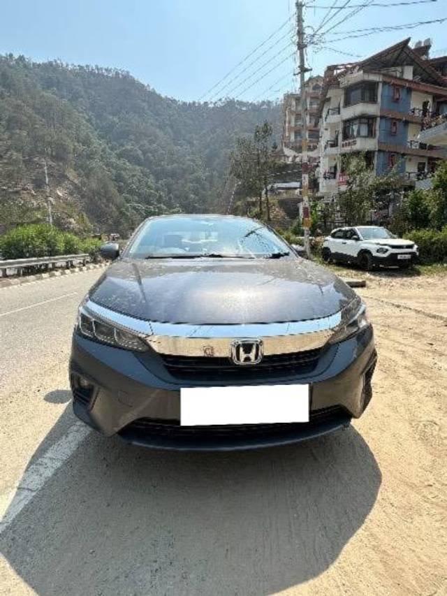 https://images10.gaadi.com/usedcar_image/4198464/original/processed_6005b21e-5609-4c6c-9b79-846fc5ccdaca.jpg?imwidth=6402