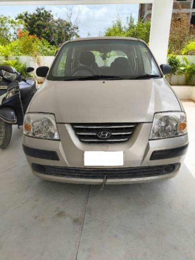 https://images10.gaadi.com/usedcar_image/4199321/original/processed_ddfe309d-c33e-4697-9702-e83d1a800a94.jpg?imwidth=6402