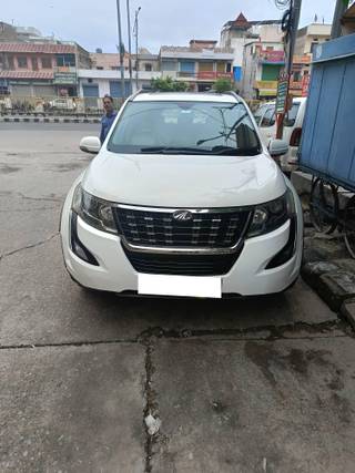 Mahindra XUV500 Mahindra XUV500 R W10 FWD