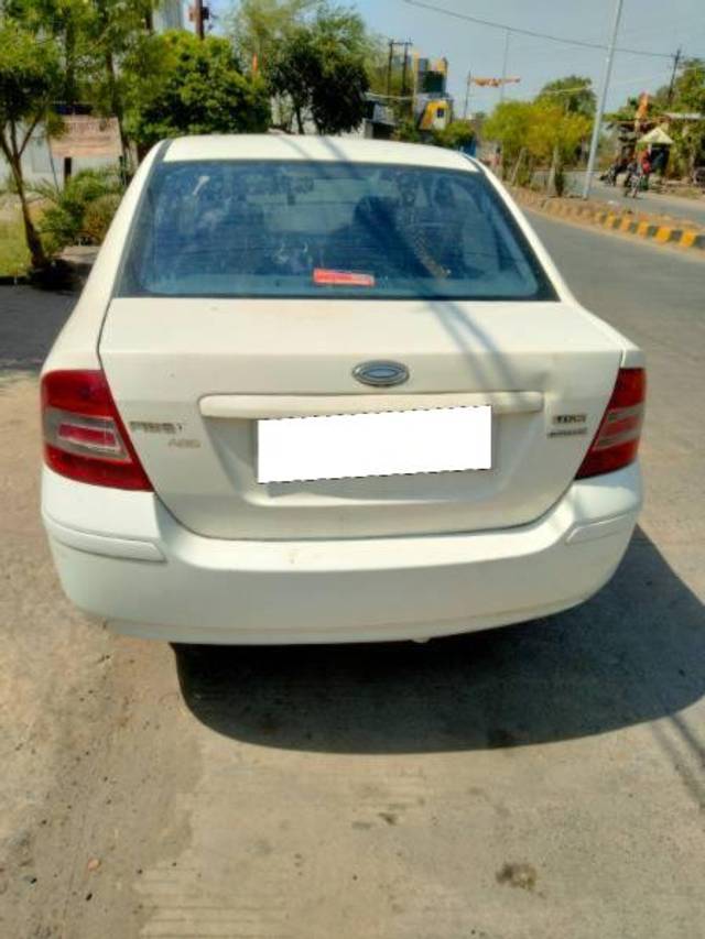 https://images10.gaadi.com/usedcar_image/4199592/original/processed_227ca44e-bc24-4662-b2a9-ae4bb20bd5bc.jpg?imwidth=6401