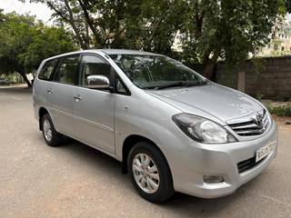 Toyota Innova 2004-2011 Toyota Innova 2.5 V Diesel 7-seater