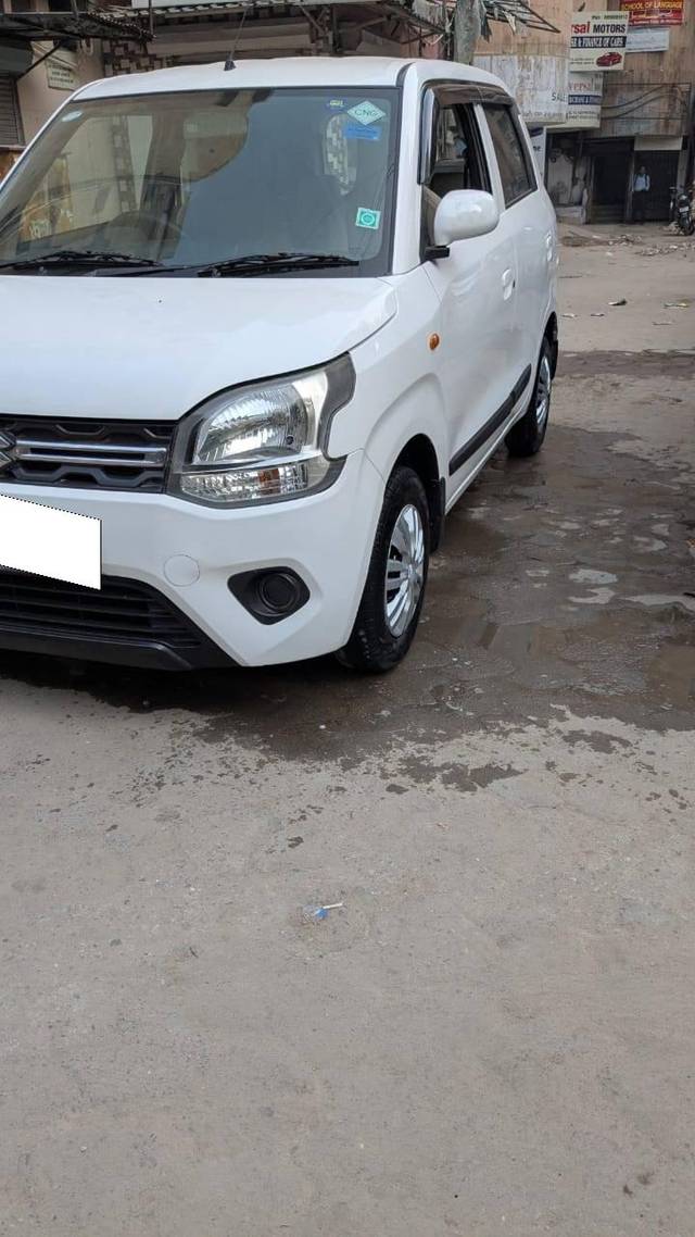 https://images10.gaadi.com/usedcar_image/4199803/original/processed_2304496954e753a2c9f8a2cd2cb329a6.jpg?imwidth=6402