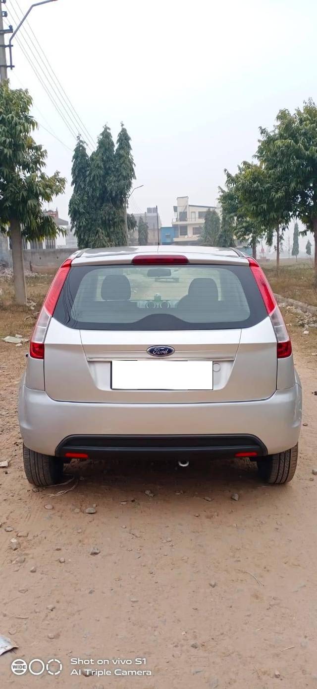 https://images10.gaadi.com/usedcar_image/4199819/original/processed_bd90703de9e2665ccee3897dd403c055.jpg?imwidth=6402