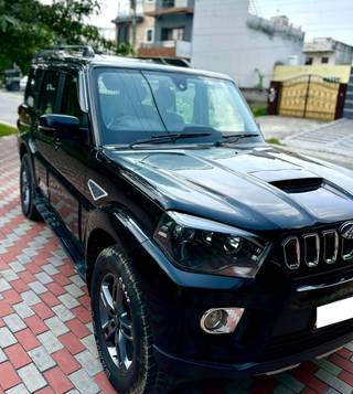 Mahindra Scorpio 2014-2022 Mahindra Scorpio S11 BSIV