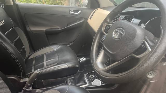 https://images10.gaadi.com/usedcar_image/41BEFDEF-F254-467C-BEDF-8B8F1C474D80/original/cd4552a2-3fcf-4bf2-91e8-1e569ef0edc0.jpg?imwidth=6402