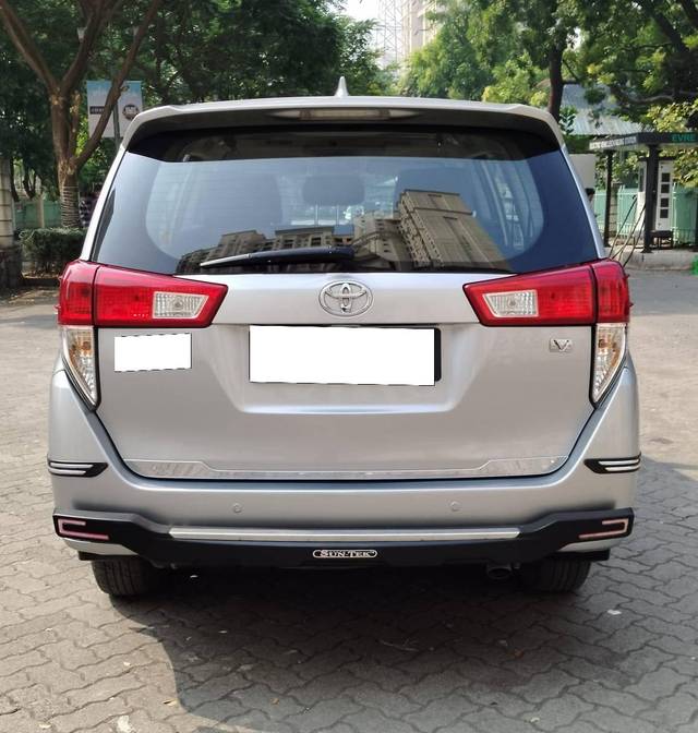 https://images10.gaadi.com/usedcar_image/4200038/original/processed_2a6e2b87394435571eb2153c07900fe2.jpg?imwidth=6402