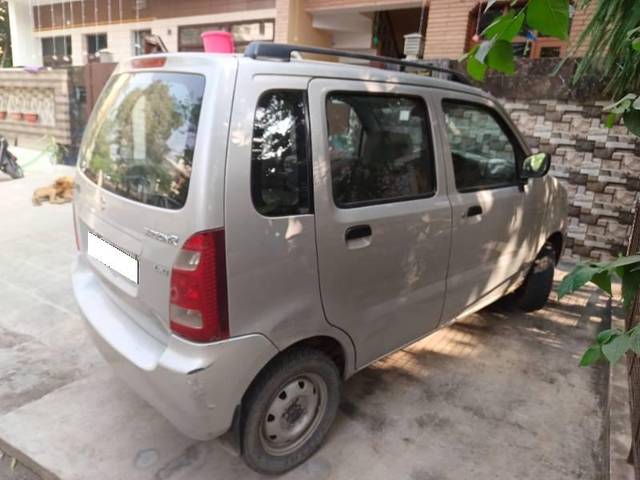 https://images10.gaadi.com/usedcar_image/4200163/original/processed_e4d32c08-4c6f-4ff7-9b97-4f8c851ec3ed.jpg?imwidth=6402