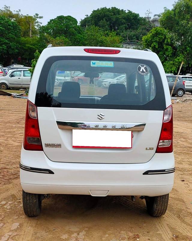 https://images10.gaadi.com/usedcar_image/4200222/original/processed_11e2bb8814631c467f2747c6c2001b52.jpg?imwidth=6402