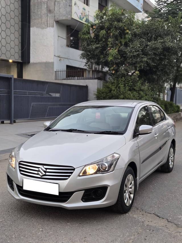 https://images10.gaadi.com/usedcar_image/4200238/original/processed_0989555647a62d9a0c6558965cc26f14.jpg?imwidth=6402