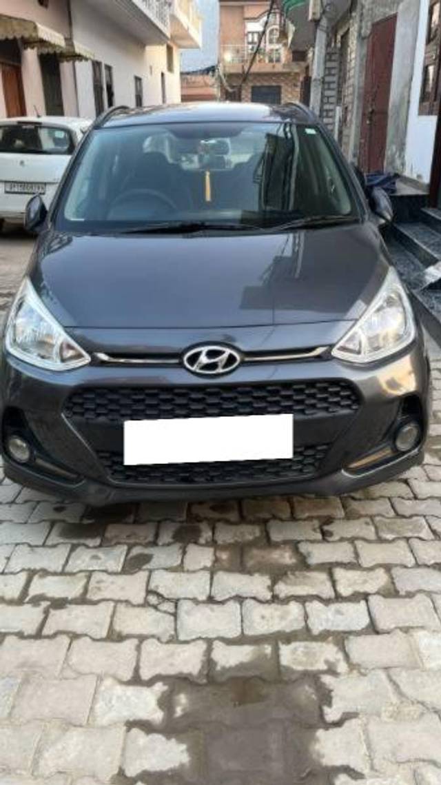 https://images10.gaadi.com/usedcar_image/4200247/original/processed_9841f28a-1fb7-4a3d-99dd-09d34d6d187f.jpg?imwidth=6400