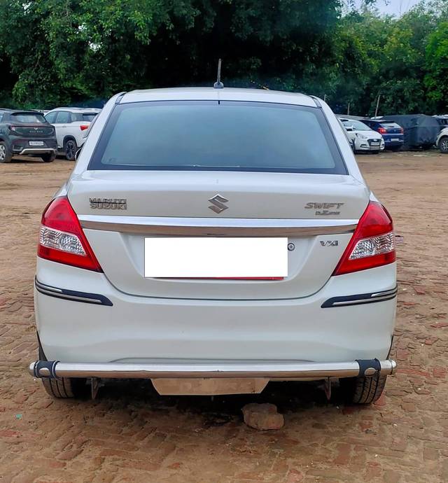 https://images10.gaadi.com/usedcar_image/4200269/original/processed_b1f4e330fc9bf2b5d3b338dfe827956a.jpg?imwidth=6402