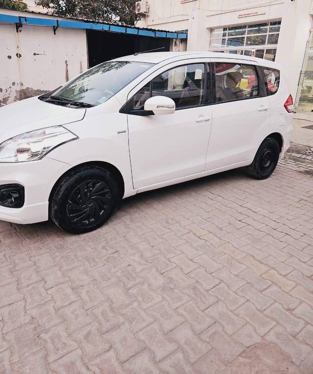 https://images10.gaadi.com/usedcar_image/4200280/original/processed_88ea616b4b8e278bf8fd489c4f065846.jpg?imwidth=6400