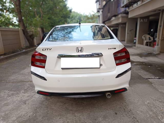 https://images10.gaadi.com/usedcar_image/4200375/original/processed_3deca7dcb0bca7f979ff6e851846795e.jpg?imwidth=6401