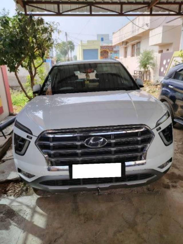 https://images10.gaadi.com/usedcar_image/4200676/original/processed_2168261e-4d6b-4adc-a8e6-276616f3fa99.jpg?imwidth=6402