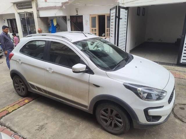 https://images10.gaadi.com/usedcar_image/4200705/original/processed_624cd84a-2502-47e5-b5cd-f31721fbbd4d.jpg?imwidth=6400