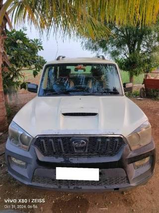 Mahindra Scorpio 2014-2022 Mahindra Scorpio S4 9 Seater