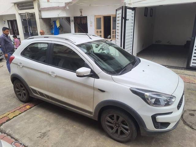 https://images10.gaadi.com/usedcar_image/4200747/original/processed_e43d68f4-b14d-4e48-a321-198fb25fcd99.jpg?imwidth=6400