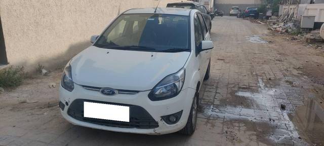 https://images10.gaadi.com/usedcar_image/4200832/original/4ee05ed177d9f7524a5e3baf14237be6.jpg?imwidth=6401