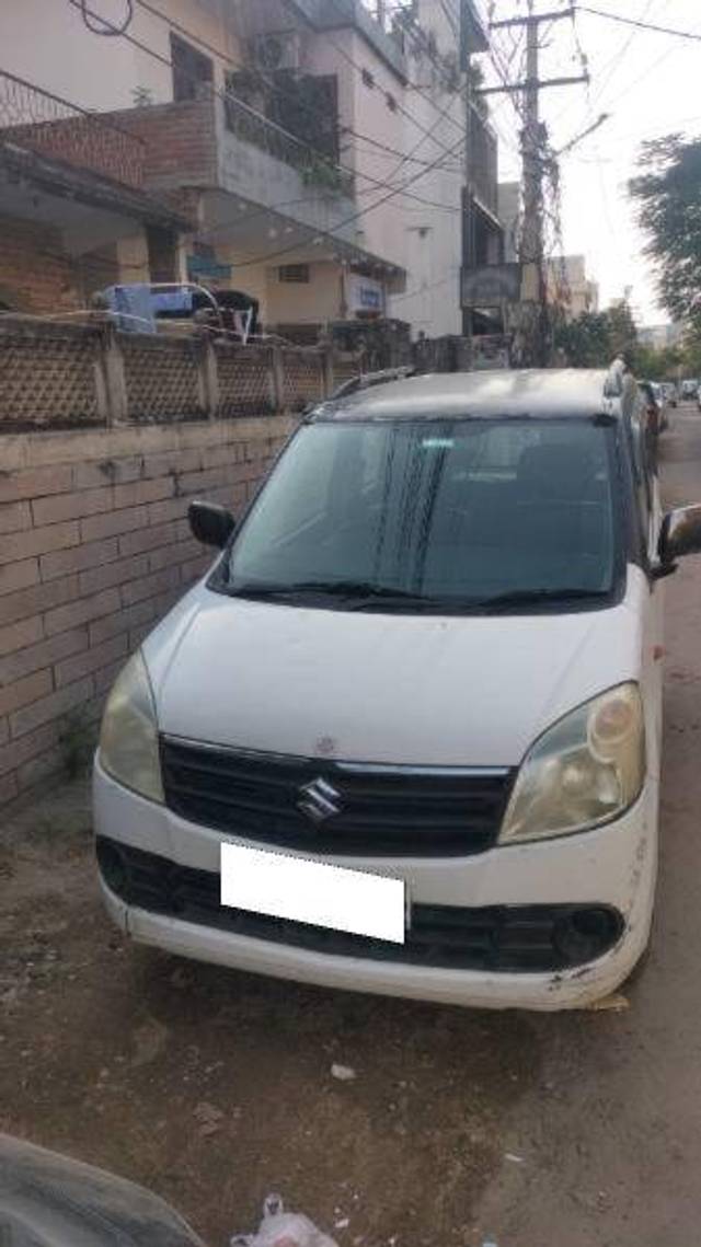 https://images10.gaadi.com/usedcar_image/4200835/original/ff1e3ba69e85282252c0004d917b6a19.jpeg?imwidth=6400