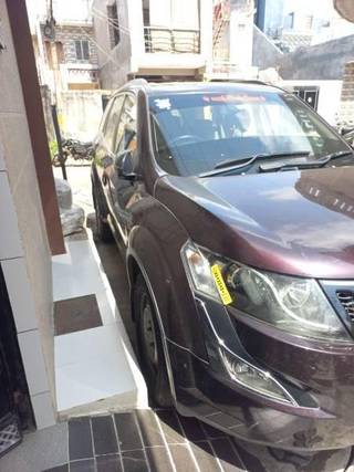 Mahindra XUV500 Mahindra XUV500 W10 AWD