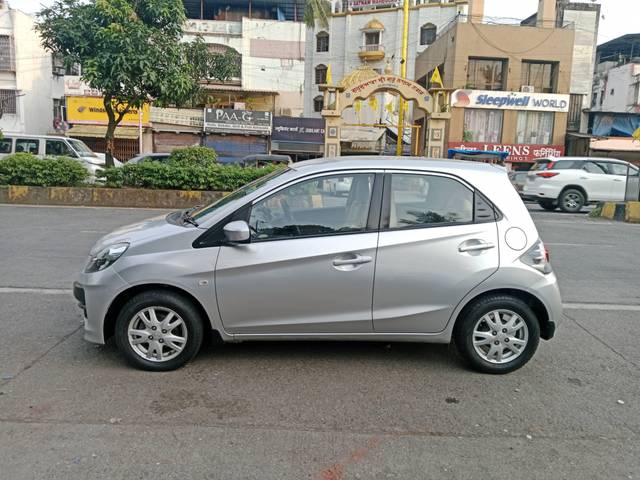 https://images10.gaadi.com/usedcar_image/4200908/original/processed_5605c65d29d2070ed946e62b50d8baae.jpg?imwidth=6402