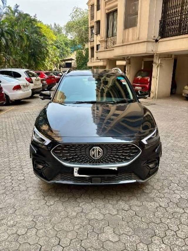 https://images10.gaadi.com/usedcar_image/4200935/original/processed_b8bdff54-f56b-41d6-b1aa-faadc0c29811.jpg?imwidth=6400