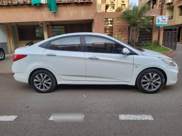 https://images10.gaadi.com/usedcar_image/4200972/original/processed_bfef53df87dcb90100d327ce79d61c77.jpg?imwidth=6401