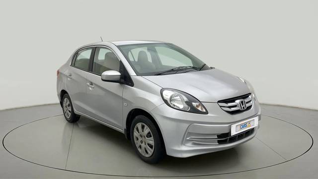 https://images10.gaadi.com/usedcar_image/4201017/original/effbffdc022c501542eb9f47424c6bc7.jpg?imwidth=6400