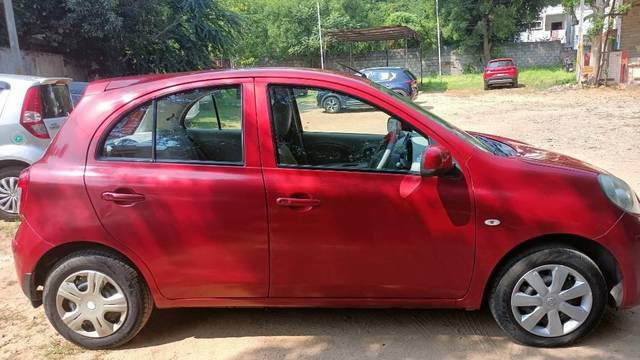 https://images10.gaadi.com/usedcar_image/4201075/original/processed_bc6728ef-5802-4790-b60f-92d135f0d3af.jpg?imwidth=6401