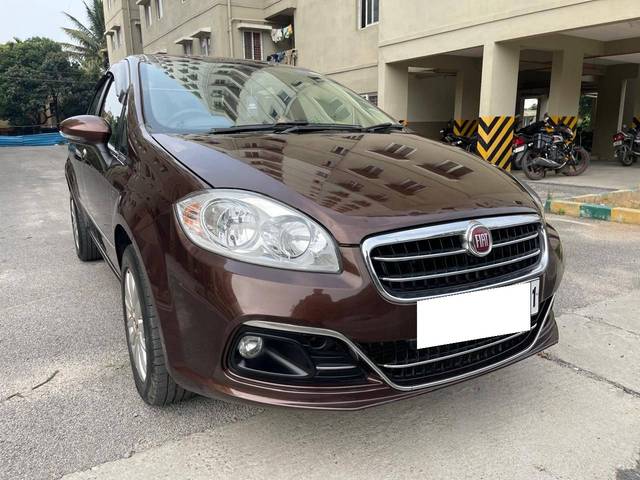 https://images10.gaadi.com/usedcar_image/4201100/original/processed_2a14fe2b229a7be529eb8cd142d0d71a.jpg?imwidth=6400