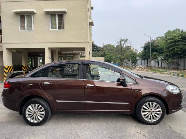 https://images10.gaadi.com/usedcar_image/4201100/original/processed_3bffce5b59919fa998b1e711e890d8d8.jpg?imwidth=6401