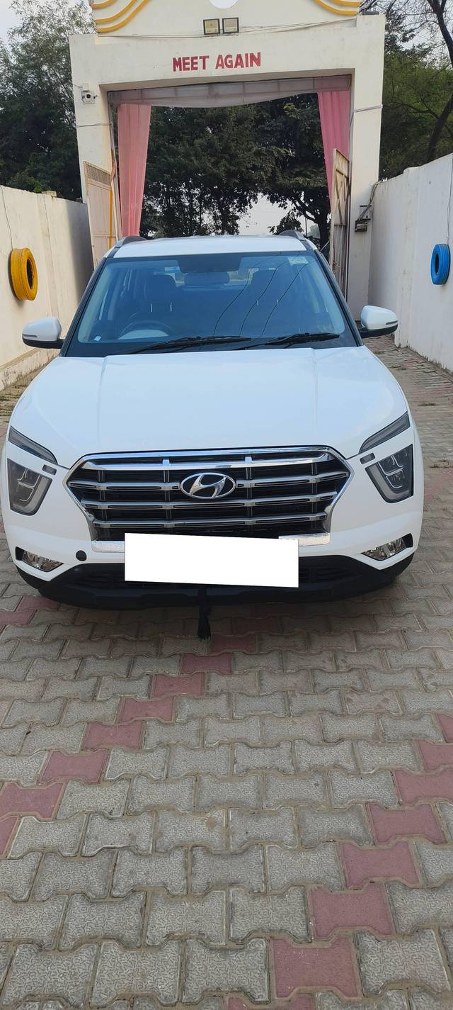 https://images10.gaadi.com/usedcar_image/4201146/original/processed_84de4be930e7c032eb75cf5ef3423807.jpg?imwidth=6400