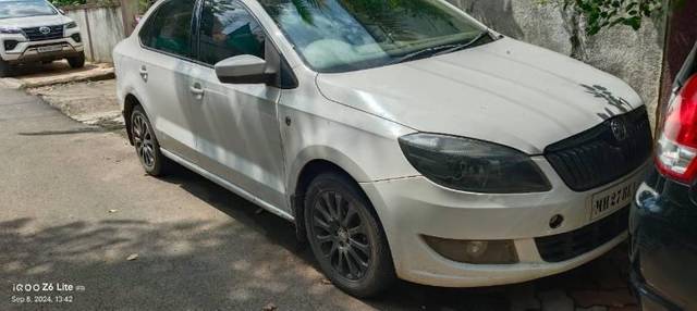 https://images10.gaadi.com/usedcar_image/4201158/original/processed_89ad5370-5387-4ccb-ab95-3ae179a0d74e.jpg?imwidth=6400