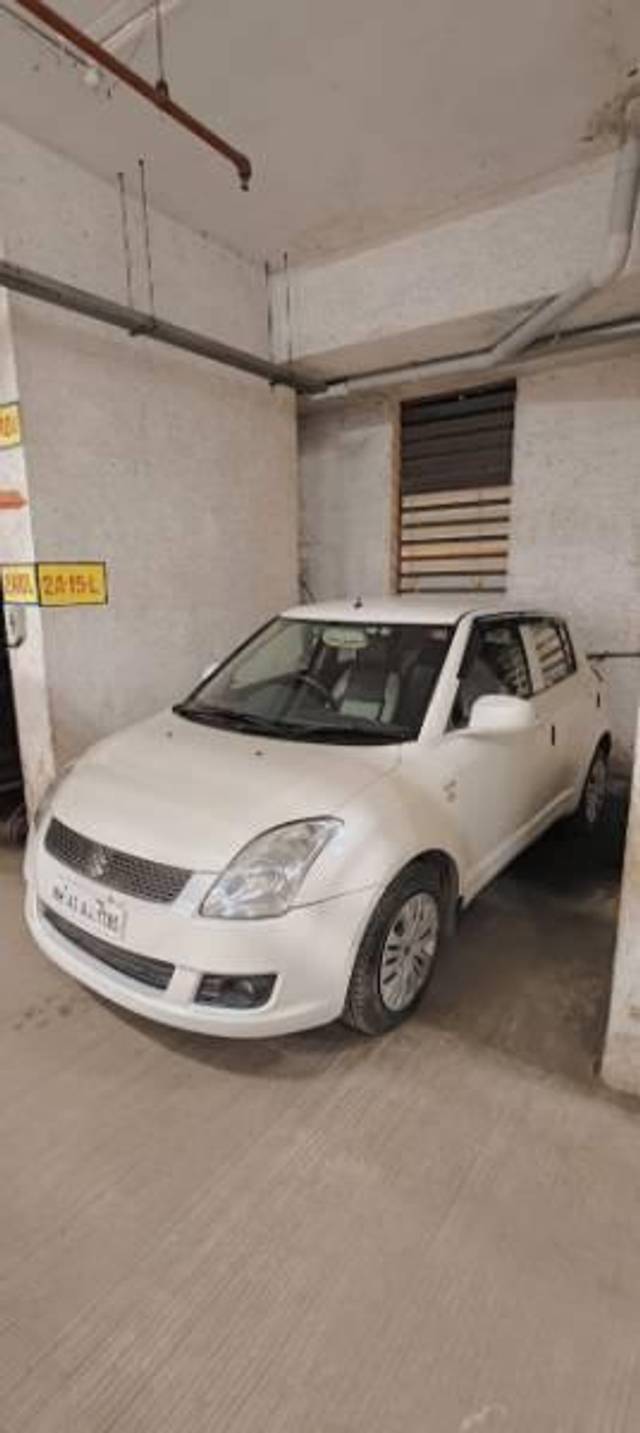 https://images10.gaadi.com/usedcar_image/4201177/original/processed_6cb3fa88-3512-4b3f-a345-3eaa31d0467b.jpg?imwidth=6401